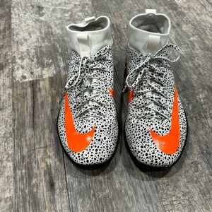 Nike Mercurial Superfly 7 Academy CR7 Junior IC- White Black Orange, size 4Y.